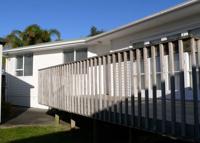  at 20 Edgar Pearce Place, Howick, Manukau City, Auckland