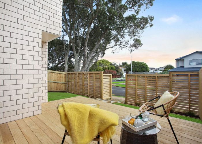  at 38 Borrowdace Avenue, Botany Downs, Manukau City, Auckland