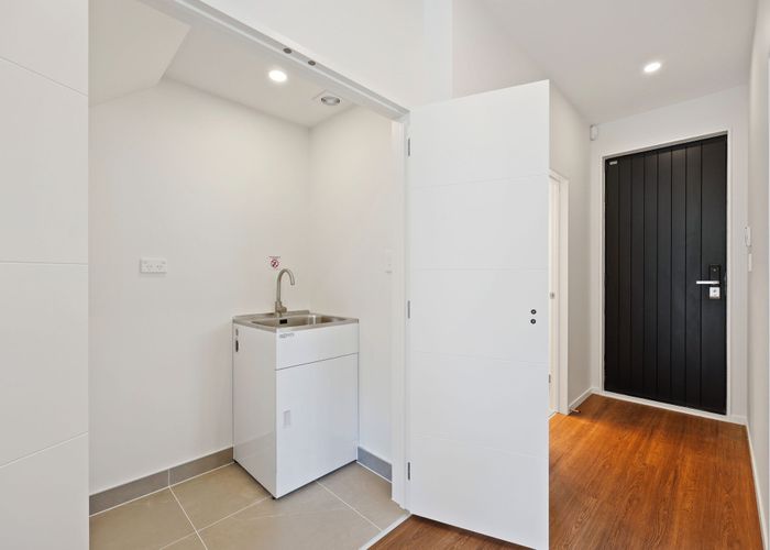  at 5/36 Woodside Road, Massey, Waitakere City, Auckland