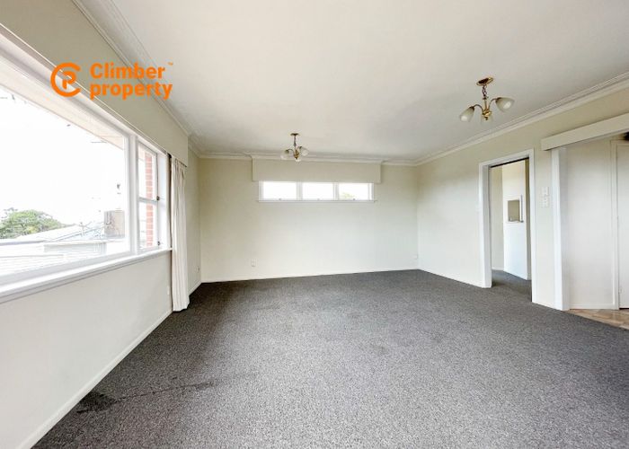  at 2 Crystal Ave, Glendene, Waitakere City, Auckland