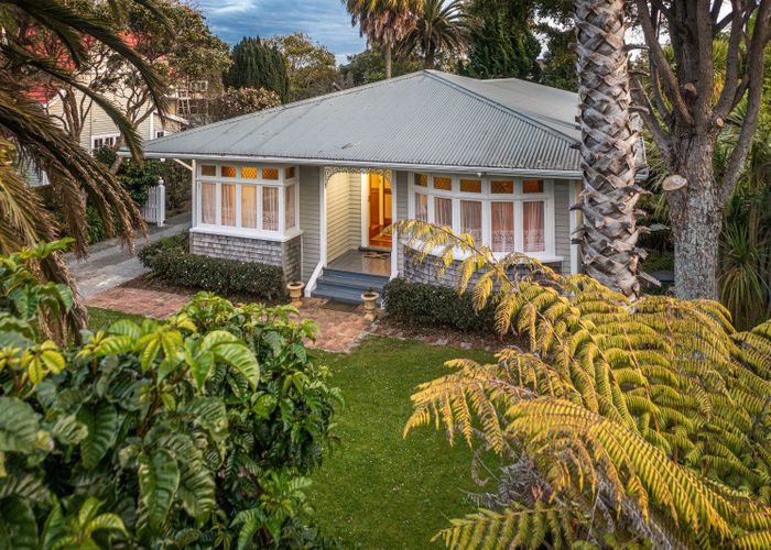  at 4 Fernleigh Avenue, Royal Oak, Auckland