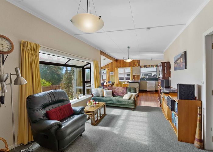  at 6 William Street, Waikanae Beach, Waikanae