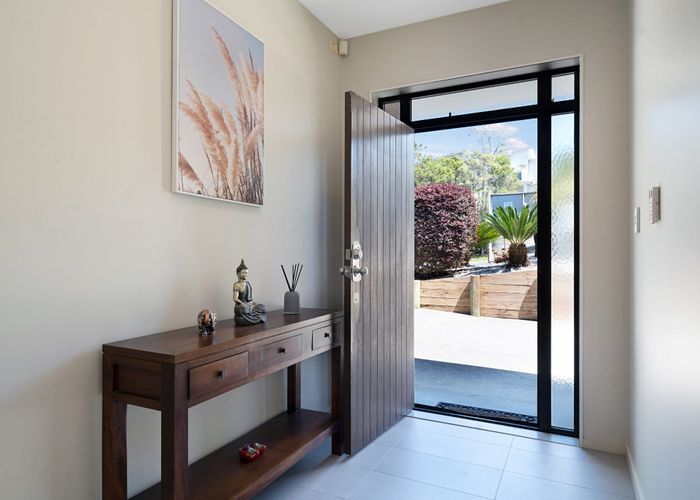  at 19 Wychwood Avenue, Henderson, Auckland