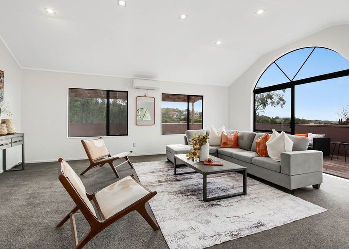  at 2/13 Greenridge Court, Glenfield, Auckland