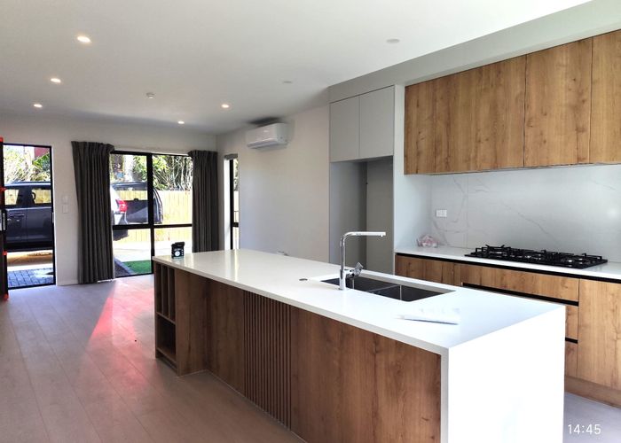  at 4 Chatsworth Crescent, Pakuranga Heights, Manukau City, Auckland