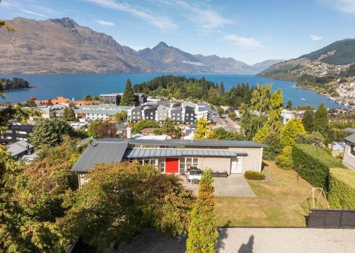  at 7 Salmond Place, Town Centre, Queenstown-Lakes, Otago