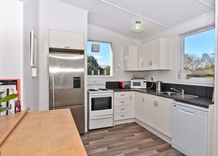  at 48 Te Aroha Street, Hamilton East, Hamilton