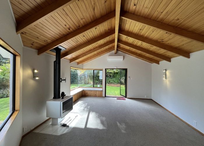  at 6 Bushview Place, Upper Vogeltown, New Plymouth