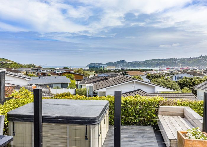  at 9 Dallas Court, Miramar, Wellington