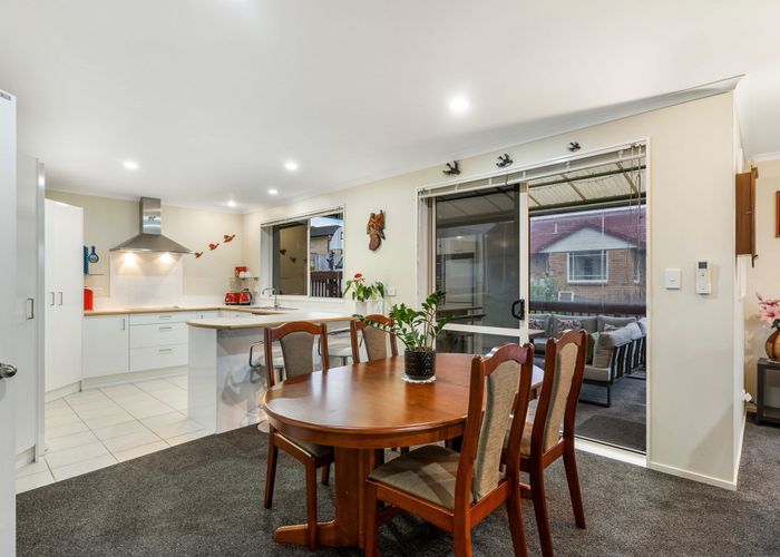  at 32 Rivervale Grove, Stanmore Bay, Whangaparaoa