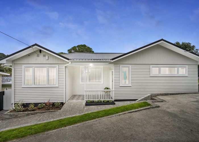  at 76 Clyde Street, Island Bay, Wellington