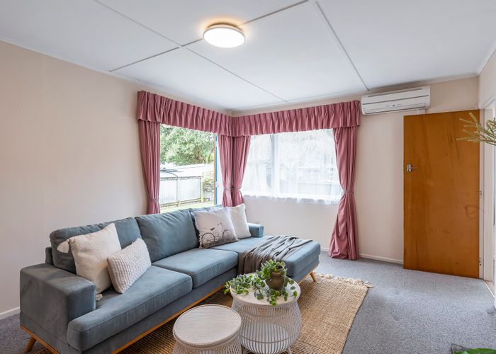  at 6 Brazier Grove, Paraparaumu