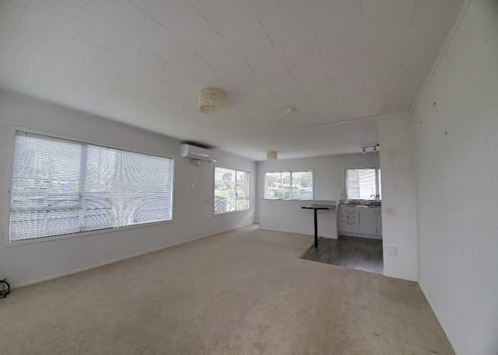  at 802 East Coast Road, Browns Bay, North Shore City, Auckland