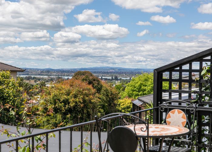  at 1/239 St Johns Road, Meadowbank, Auckland