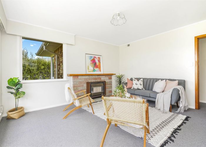  at 43 Carrington Avenue, Hillcrest, Hamilton