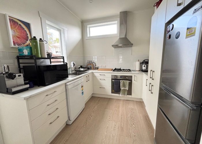  at 1/16 Corunna Road, Milford, North Shore City, Auckland