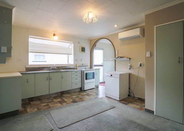  at 6 Aberdeen Avenue, Takaro, Palmerston North