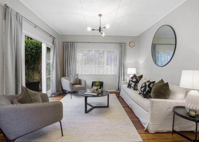  at 9 Hillsborough Road, Hillsborough, Auckland City, Auckland