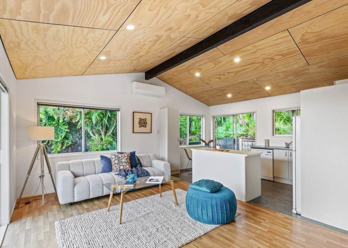 at 1/61 Glamorgan Drive, Torbay, North Shore City, Auckland