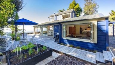  at 27 Quinns Road, Waiatarua, Auckland