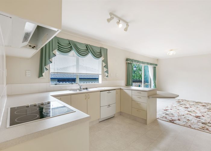  at 83 Buscomb Avenue, Henderson, Auckland