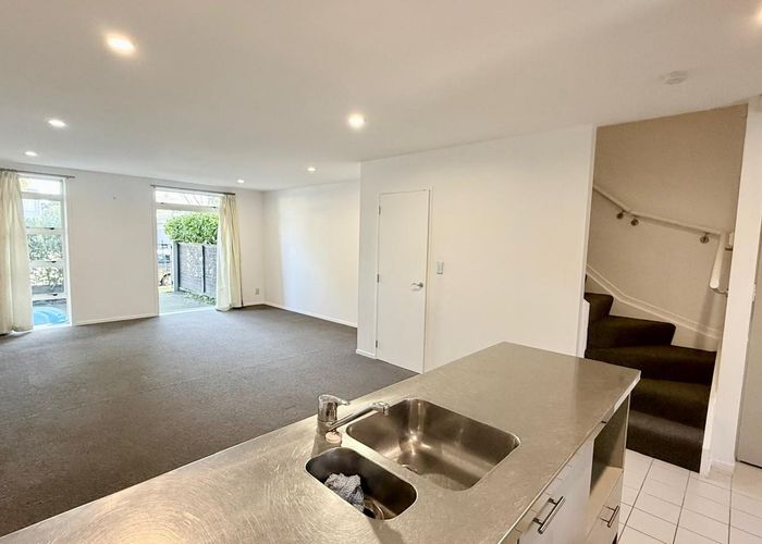  at 2/2 Cawley Street, Ellerslie, Auckland City, Auckland
