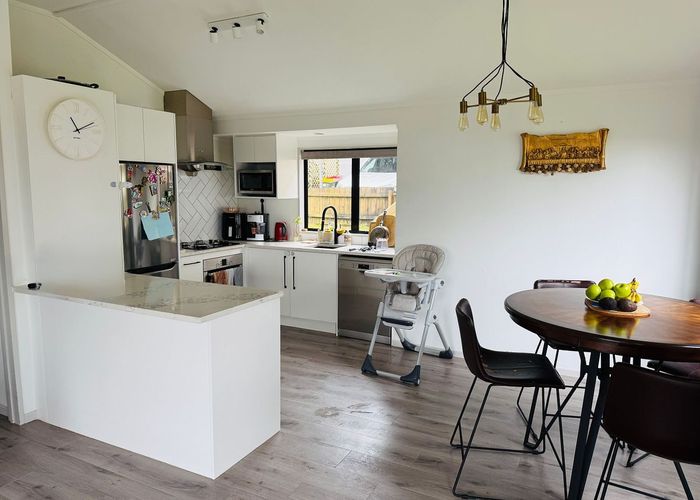  at 3/198 Don Buck Road, Massey, Waitakere City, Auckland