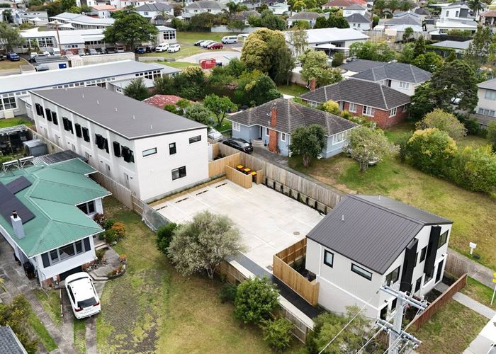  at Lot 1/15 Toru Street, Te Atatu Peninsula, Waitakere City, Auckland