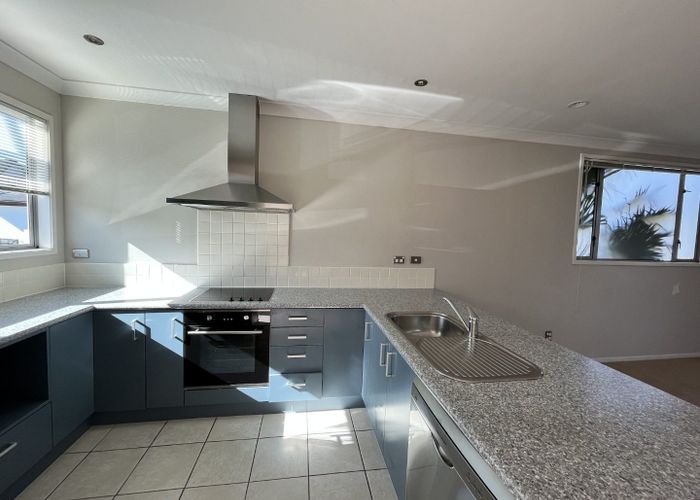  at 9M Clearwater Cove, West Harbour, Waitakere City, Auckland