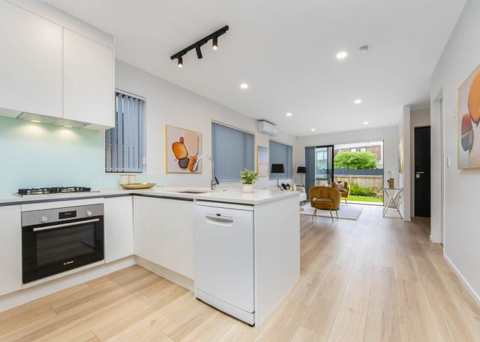  at 2/39 Lyndhurst Street, Te Atatu South, Waitakere City, Auckland