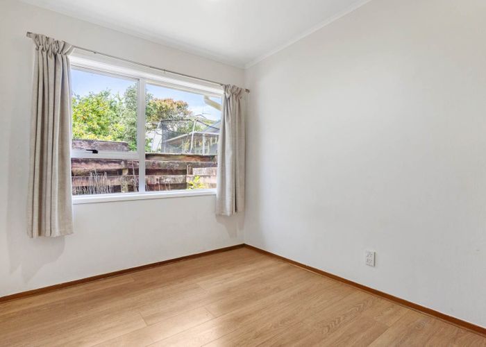  at 2/20 Juniper Road, Sunnynook, North Shore City, Auckland