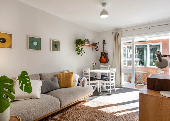  at 2/14 St Lukes Road, Mount Albert, Auckland City, Auckland