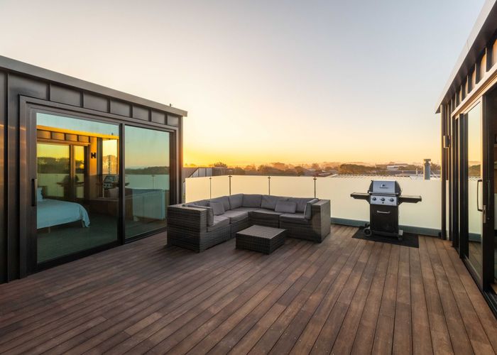  at 320 Marine Parade, New Brighton, Christchurch