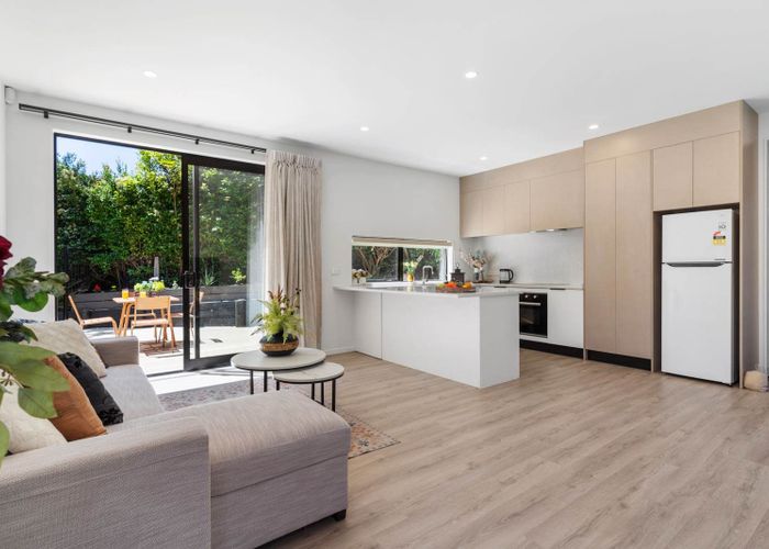  at 9/10 Hutchinsons Road, Bucklands Beach, Manukau City, Auckland