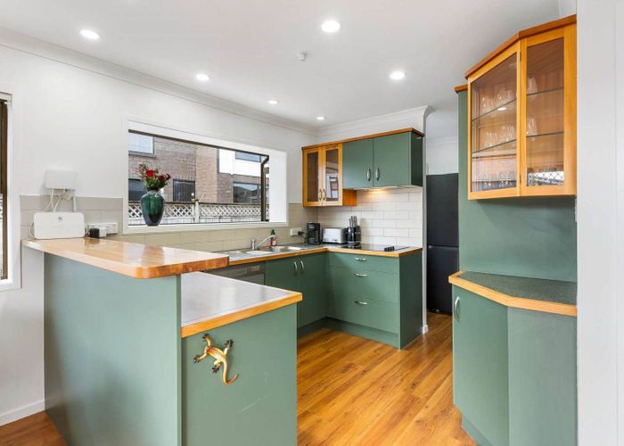  at 2/14 Paton Avenue, Papatoetoe, Auckland