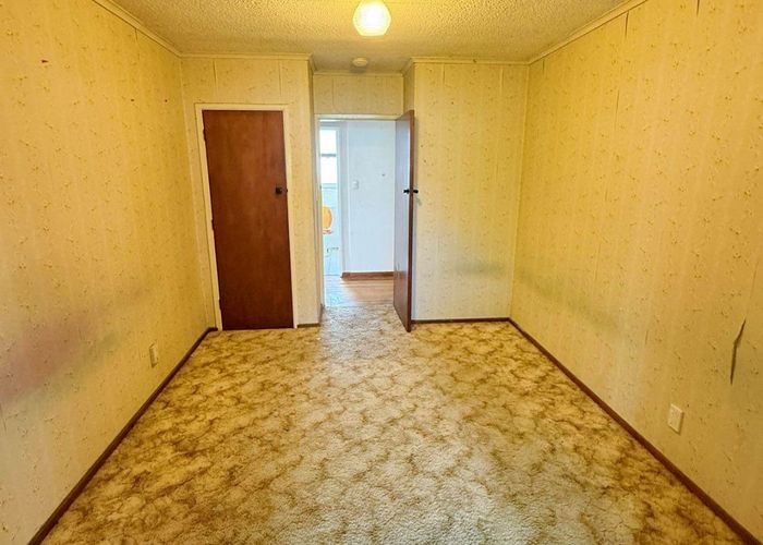  at 32 Kawiti Avenue, Point England, Auckland