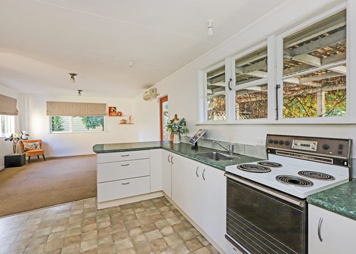  at 1008 Hood Street, Mayfair, Hastings