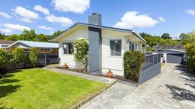  at 20 Blue Mountains Road, Pinehaven, Upper Hutt