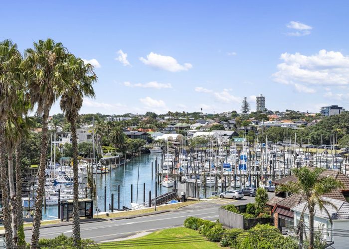  at 7 Commodore Parry Road, Castor Bay, North Shore City, Auckland