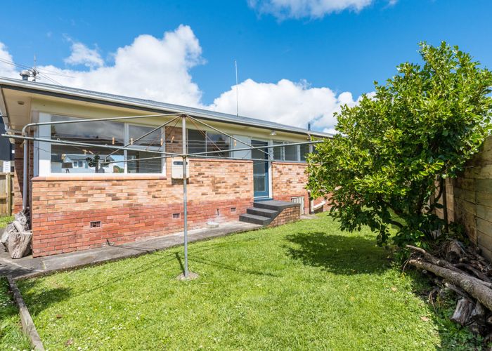  at 39 Harrington Road, Henderson, Waitakere City, Auckland