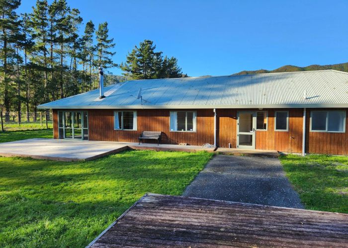  at 351B Wellington Road, Wainuiomata, Lower Hutt, Wellington