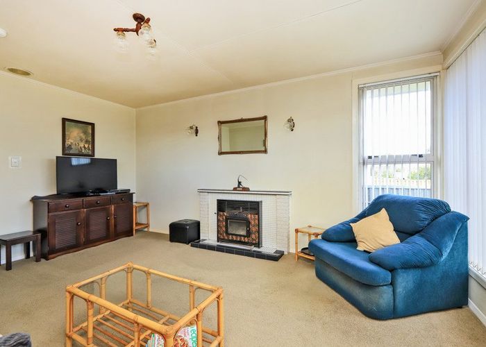  at 221 Sunnybank Crescent, Camberley, Hastings