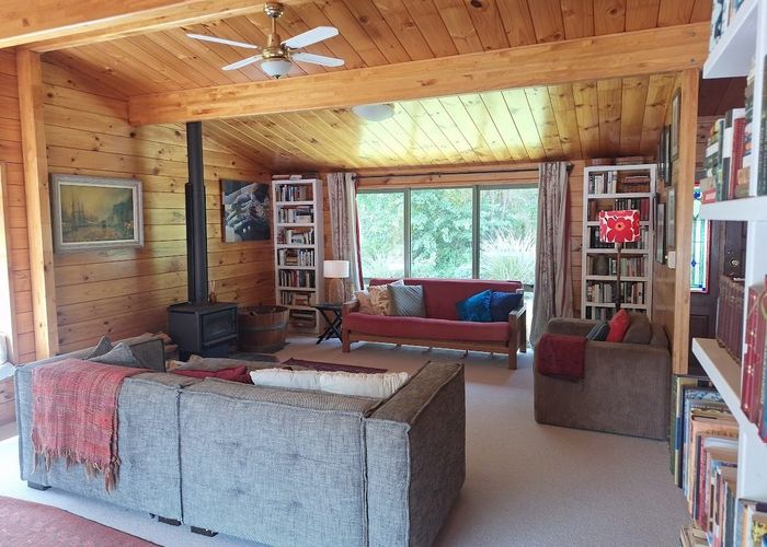  at 1083 Blue Mountains Road, Blue Mountains, Upper Hutt, Wellington