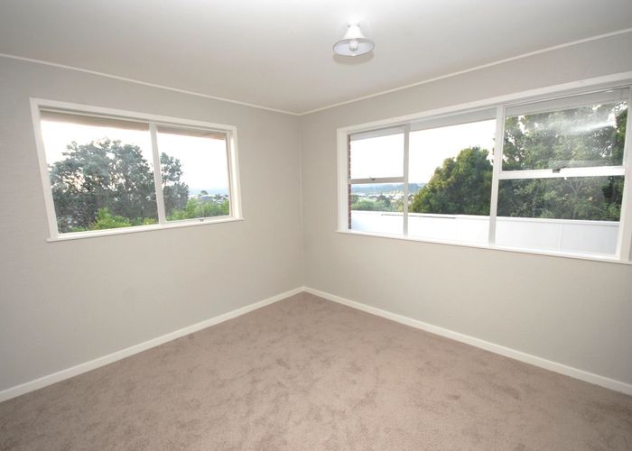  at 2/24 Exeter, Unsworth Heights, North Shore City, Auckland