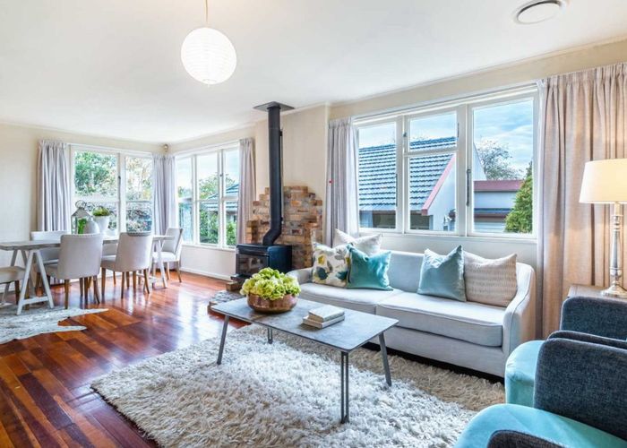  at 2 Nutsey Avenue, Northcote, North Shore City, Auckland