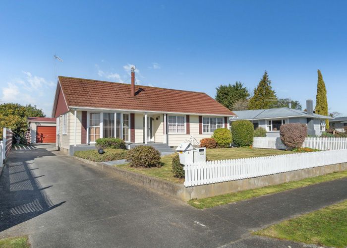  at 5 Fisher Place, Carterton, Carterton