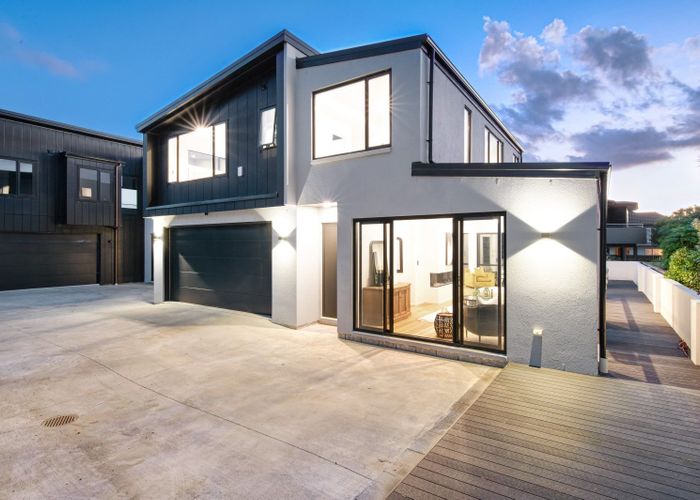  at 18A The Esplanade, Eastern Beach, Manukau City, Auckland