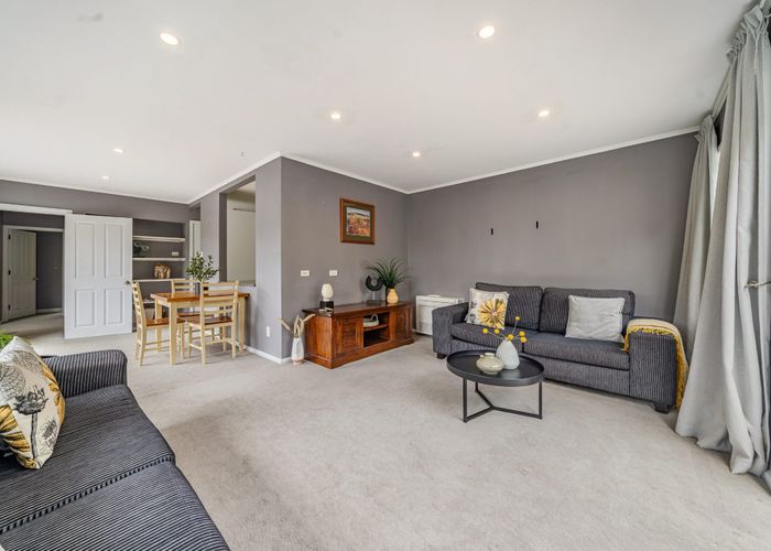  at 76 Wyndham Road, Pinehaven, Upper Hutt, Wellington