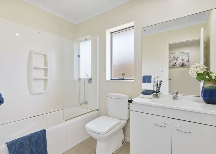  at 52 Foxlaw Street, Randwick Park, Manukau City, Auckland