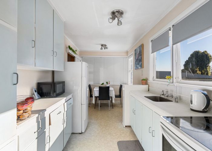  at 6 Madison Place, Forrest Hill, North Shore City, Auckland